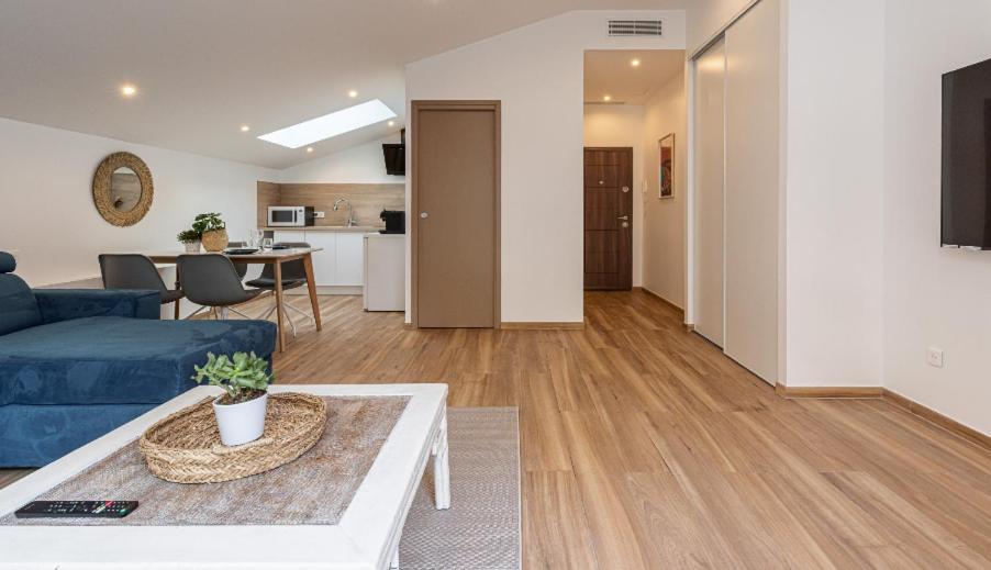 Studio Cozy Avec Terrasse N12 Nice Exterior photo